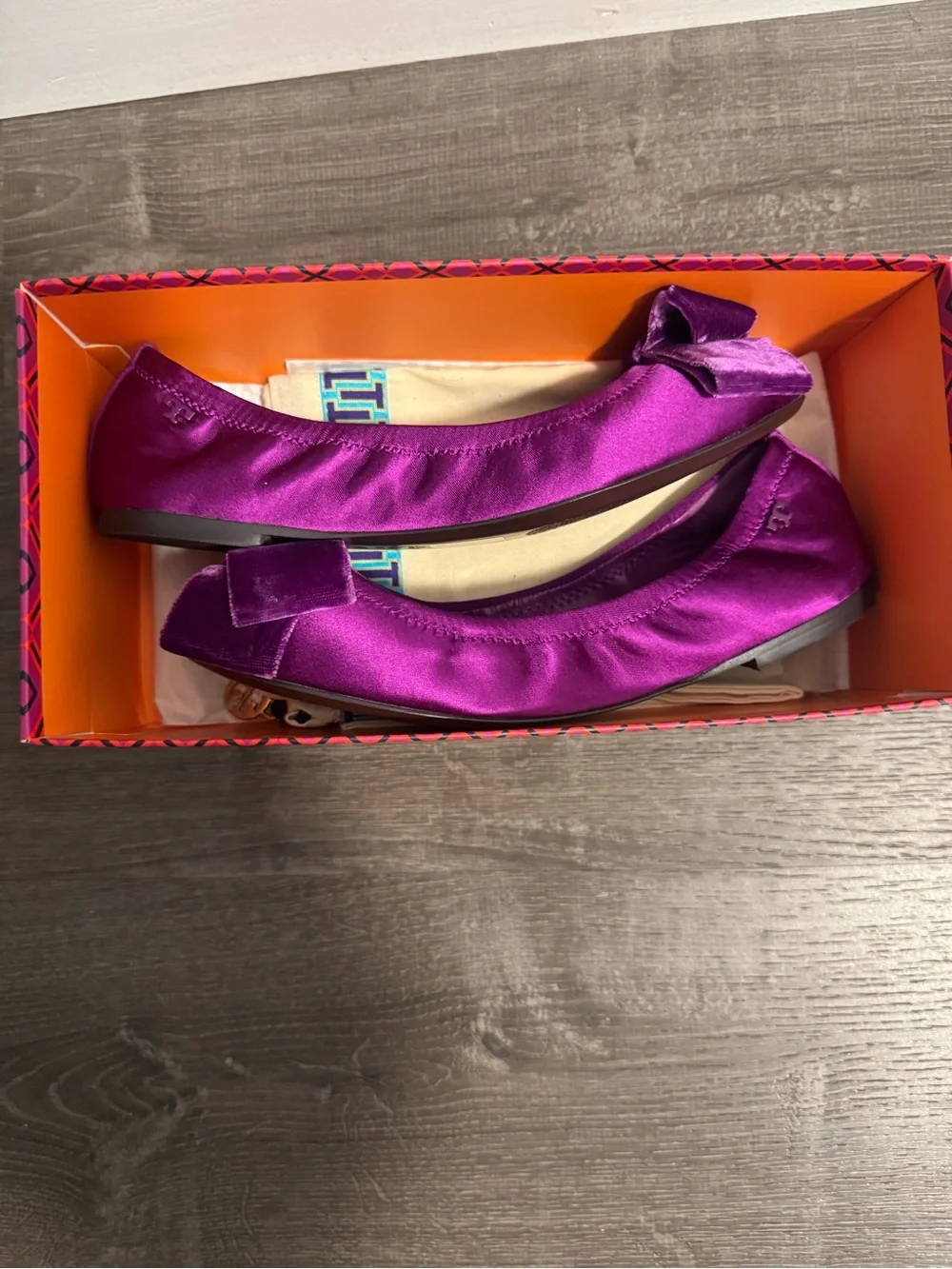 NIB Tory Burch Viola Bow Ballet Flats in Spiced Plum Size 7.5 💜